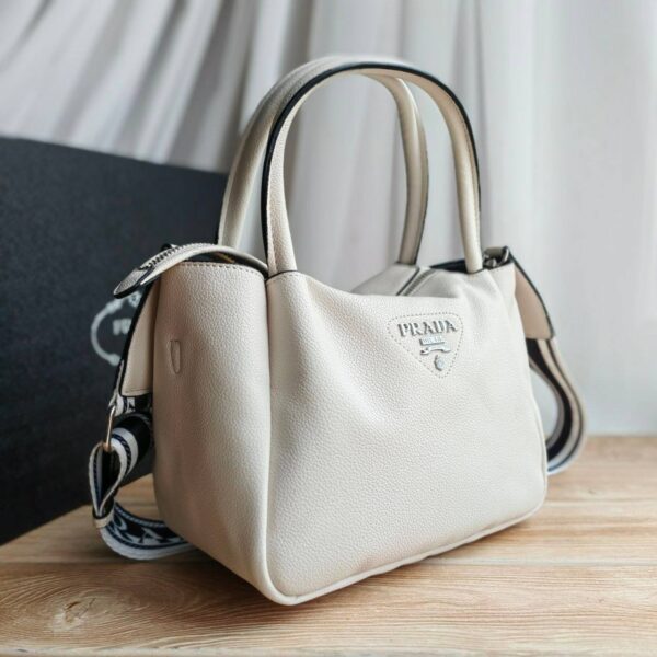 сумка Prada